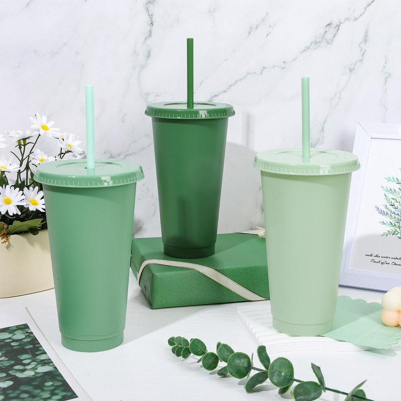 Whaline 12Pcs Sage Green Plastic Cups with Flat Lids and Straws, 24 Oz Gradient Green Reusable Tumbler Travel Mug Cup Party Drinkware Decor for Iced Coffee Beverage Drinks Party Supply