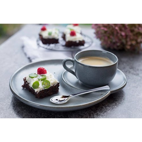 Mini Dessert Spoons - Bulk Pack of 200 Mini Silver Disposable Spoons - 4 Inch Plastic - Bpa Free - Food Safe