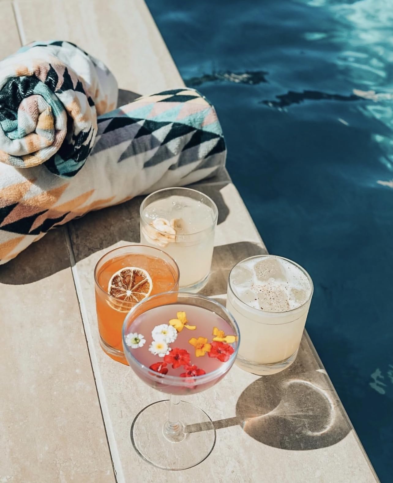 DRINIQUE Unbreakable Elite Tumbler Glass (Set of 4) 12oz Plastic Iced Tea Glasses - Stackable, Shatterproof, Dishwasher Safe - White