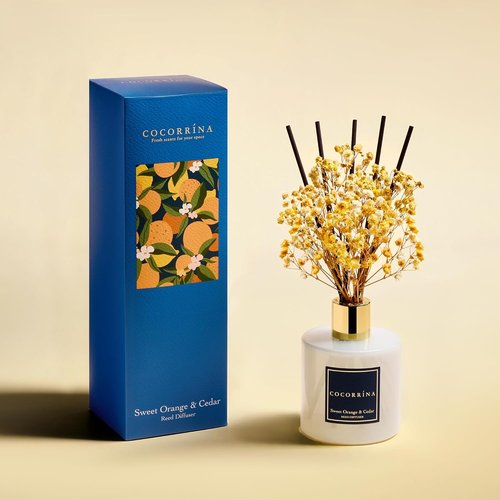 COCORRÍNA Reed Diffuser - Sweet Orange & Cedar | 6.7 Fl. Oz Set with Sticks & Preserved Baby's Breath for Home Decor