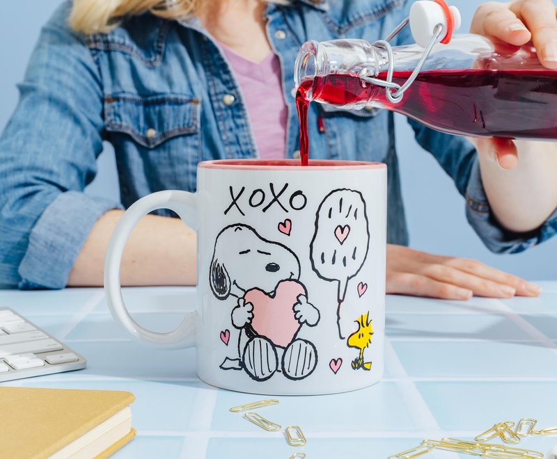 Silver Buffalo Peanuts Snoopy and Woodstock Valentine's Day XOXO Ceramic Mug | Large Coffee Cup For Tea, Cocoa, Beverages | Holds 20 Ounces