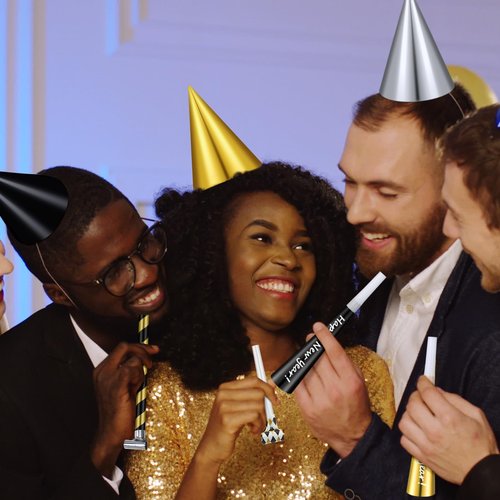 Lenwen 200 Pcs New Years Eve Noisemakers Favor 2026 Happy New Year Gold Silver Blower Horns Whistles Party for Birthday Celebration Sporting Events (Black,Silver,Gold)