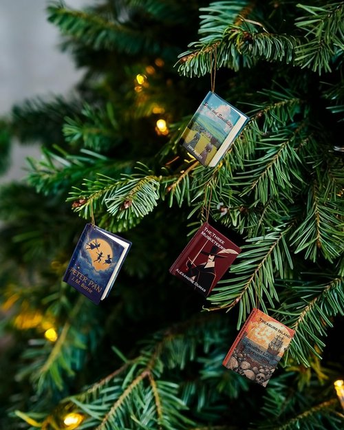 Bookish Advent Calendar 2025 by Unique Gifts | 25 Festive Ornaments for Book Lovers