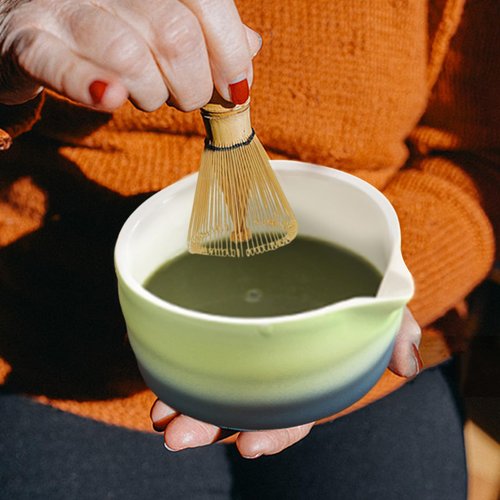 Matcha Whisk Set, 8 Pcs Ceramic Match Bowl with Spout and Bamboo Matcha Whisk and Holder, Bamboo Spoon and Scoop, Sifter, Tea Towel, Matcha Kit for Matcha Tea Ceremony (Gradient Blue Green)