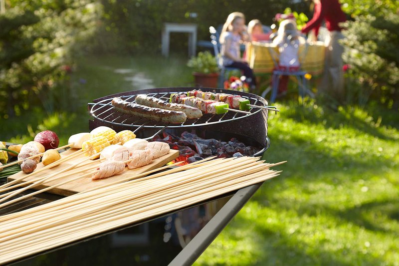 300 PCS Bamboo Marshmallow Roasting Sticks, SMores Skewers for Fire Pit, Extra Long 30 Inch Heavy Duty 5mm Thick Wooden SMores Sticks for Open Fire Pits Roaster Barbecue Hot Dog Camping Kebab Sausage
