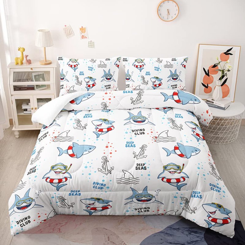 Suncloris Cute Cartoon Shark Comforter Set, Deep Sea Diving Club Sharks Bedding Bedspread for Kids and Adults, Lovely Marine Life Pattern Quilt Bedroom Decor with 2 Pillow Cases (Queen, 01)