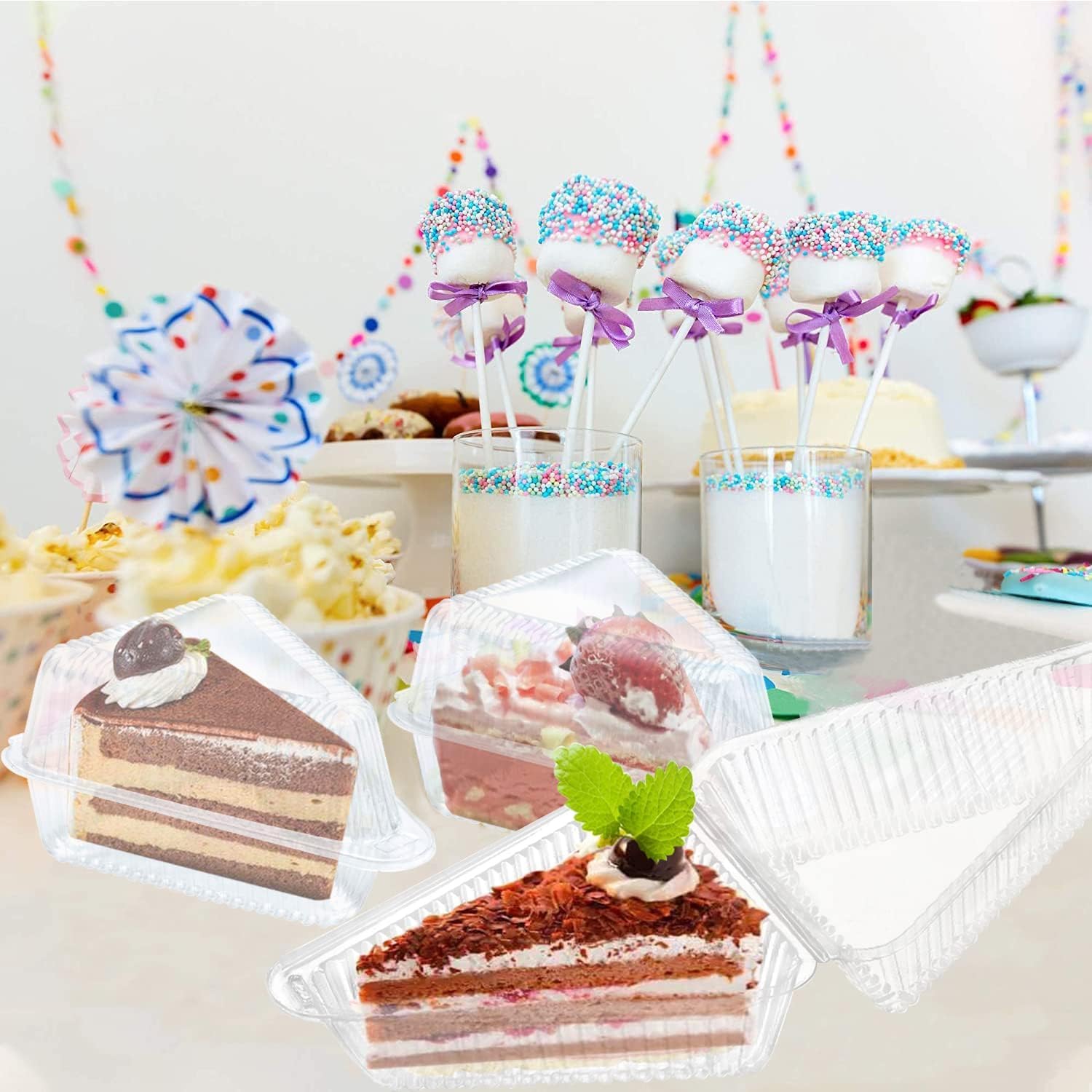 MFDSJ 200 Pieces Cake Slice Plastic Containers with Lids 5 Inches Hinged Lid Cheese cake Container, for Home, Bakery and Cafe