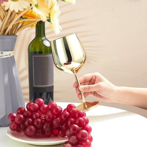 Set of 6 18 oz Stainless Steel Wine Glass Unbreakable Glasses for Travel, Camping and Pool Stemmed Metal Wine Glass Goblet for Outdoor Event Picnic Party Beach Pool Travel Wedding Anniversary (Gold)