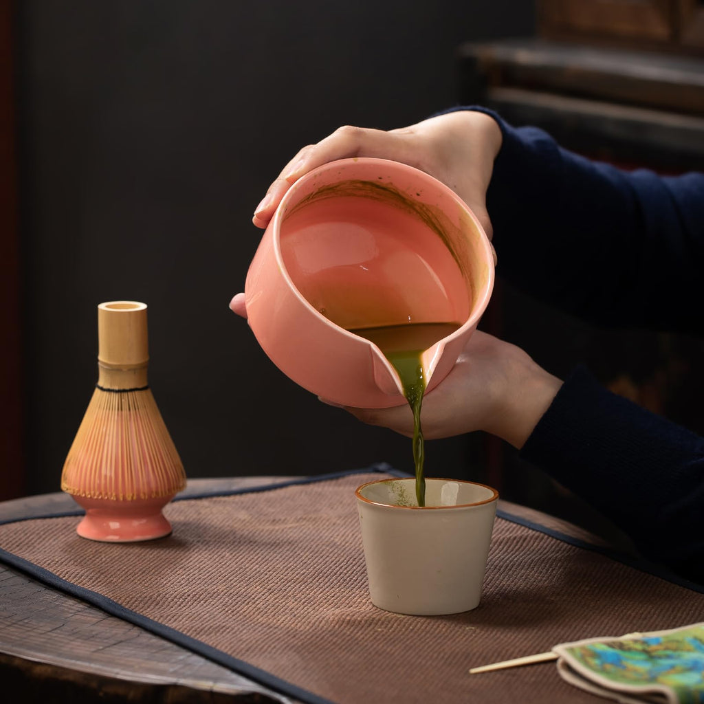 BEIMENWAI Matcha Whisk Set - Matcha Kit, 20 OZ Matcha Bowl with Spout, Bamboo Whisk & Holder, Tea Cloth - 5PCS Pink Matcha Set