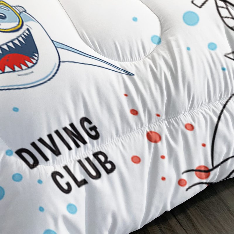Suncloris Cute Cartoon Shark Comforter Set, Deep Sea Diving Club Sharks Bedding Bedspread for Kids and Adults, Lovely Marine Life Pattern Quilt Bedroom Decor with 2 Pillow Cases (Queen, 01)