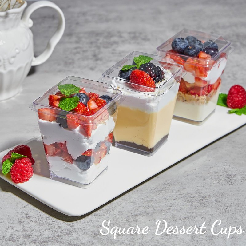 Zezzxu 100 Pack 5 oz Plastic Dessert Cups with Lids and Spoons, Banana Pudding Cups with Lids Mini Dessert Shooters for Party Individual Yogurt Parfait Jello Fruit Trifle