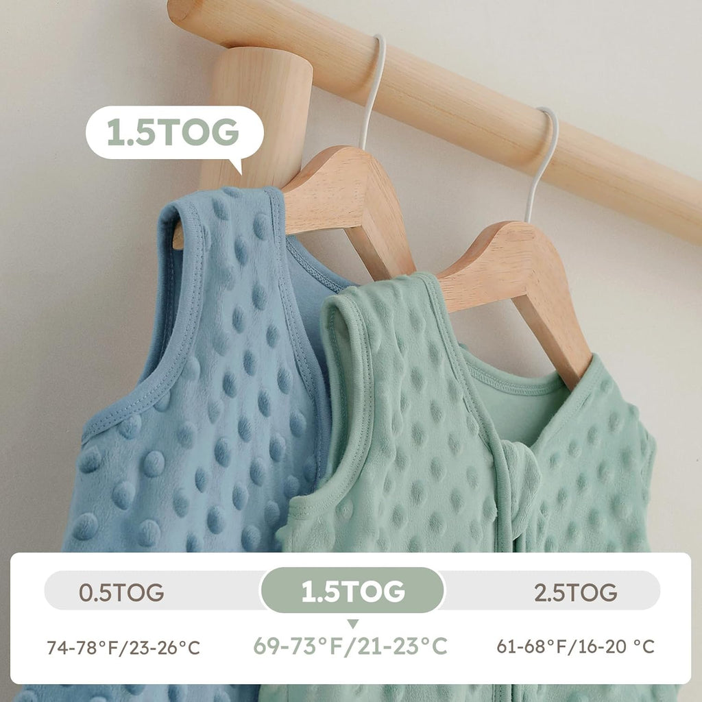 Yoofoss Baby Sleep Sack - Fleece Wearable Blanket for 0-6 Months | Plush Dots, TOG 1.5, 2-Way Zipper