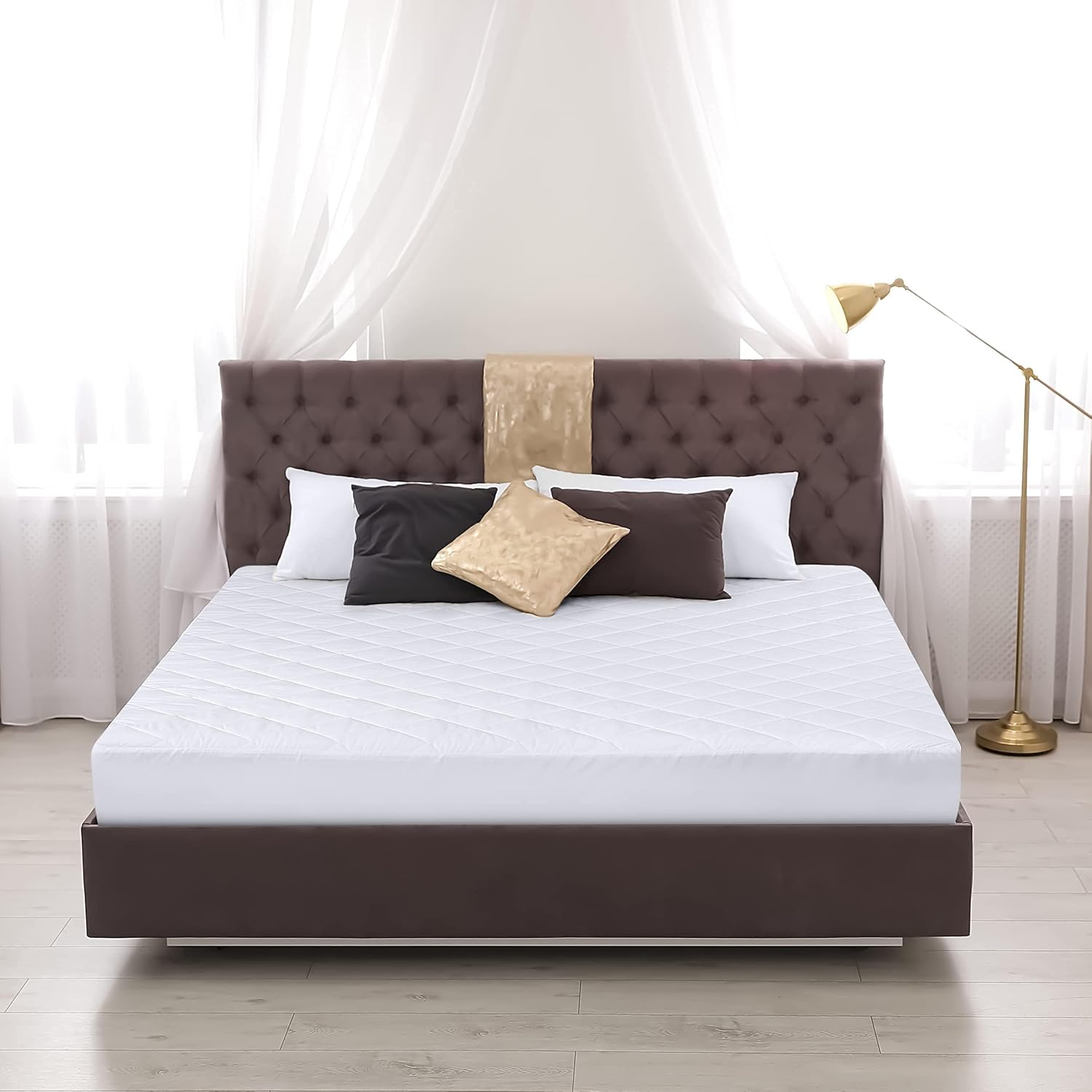 Utopia Bedding Quilted Fitted Mattress Pad - Queen Size Deep Pocket Protector | Machine Washable, White