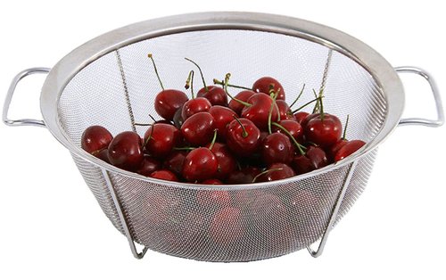 AJIODA Stainless Steel Mesh Colander Strainer Basket, 2.5 Quart Fine Mesh Net Colander with Heavy Duty Handles & Wide Rim & Resting Feet for Strain, Drain, Rinse, Fry, Steam or Cook Vegetables & Pasta