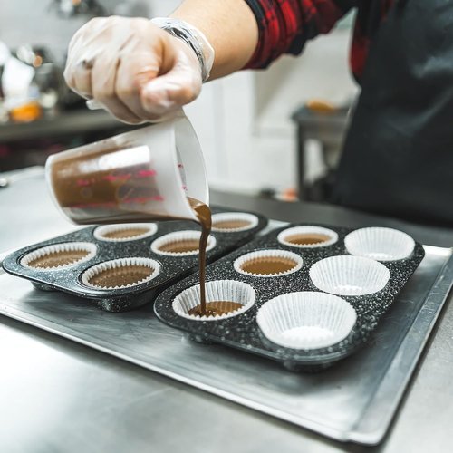 Bake Choice Non-Stick Cupcake Liners - 600 Pcs Greaseproof Muffin Papers for Parties & Weddings