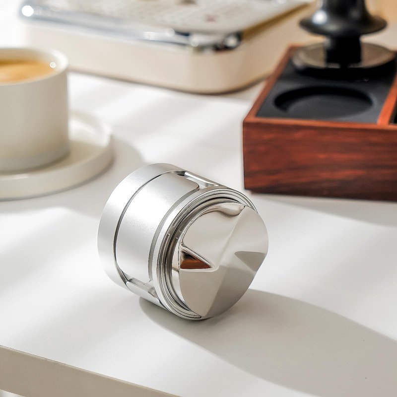 SSSKAAFEIS Coffee Distributor 58mm Gravity Adaptive Coffee Products，Espresso Distributor Leveler with Fits All Over 58MM ，Espresso distribution tool, Silver