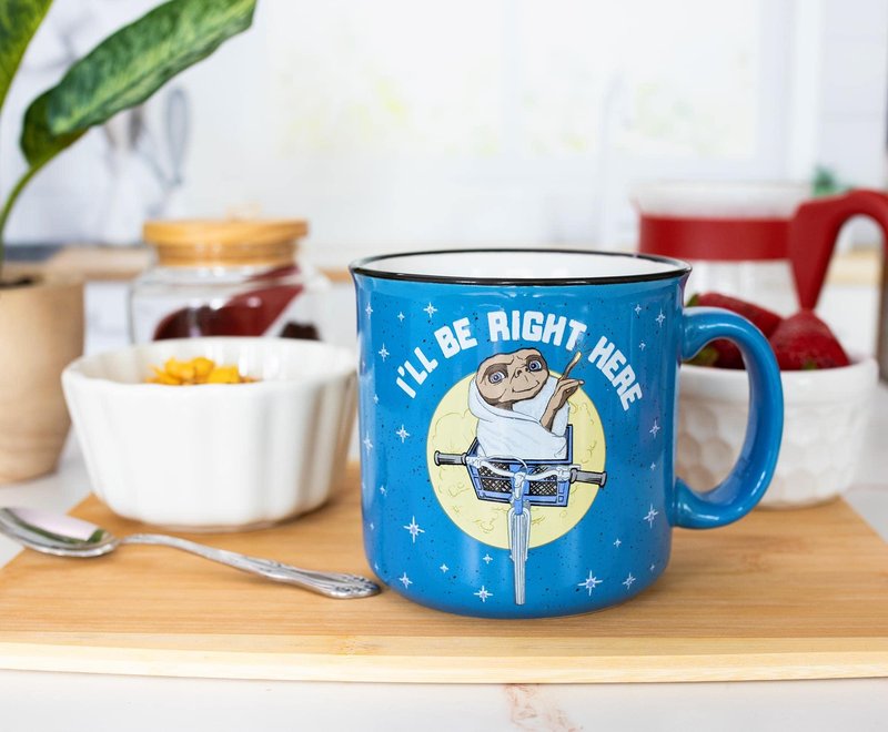 Toynk E.T. The Extra-Terrestrial Ceramic Camper Mug | BPA-Free Travel Coffee Cup For Espresso, Caffeine, Cocoa, | Home & Kitchen Essential | Cute SciFi Gifts and Collectibles | Holds 20 Ounces