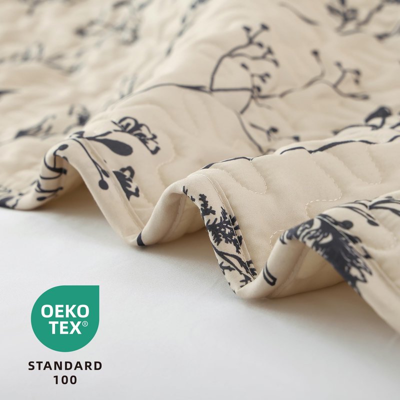JANZAA Quilt King Size Beige Quilt Bed Spread Boho Quilt with Floral Pattern Microfiber Quilts Set 3 Pieces Lightweight Comforter Reversible Bedding Set,1Quilt 104x90 inches, 2 Pillowcases