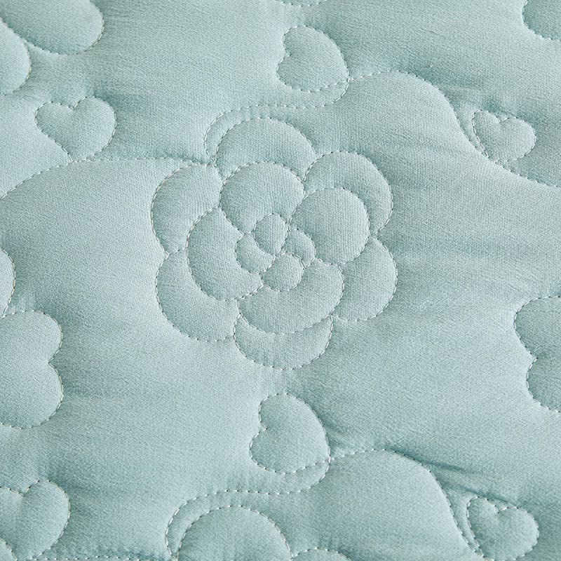 Queen Size Flower Pattern Quilted Bedspread with Ruffled Skirt