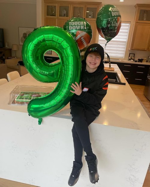 Green Number 19 Balloon - 40 Inch Birthday Decoration for 19th Birthday Parties | St. Patrick's Day Theme