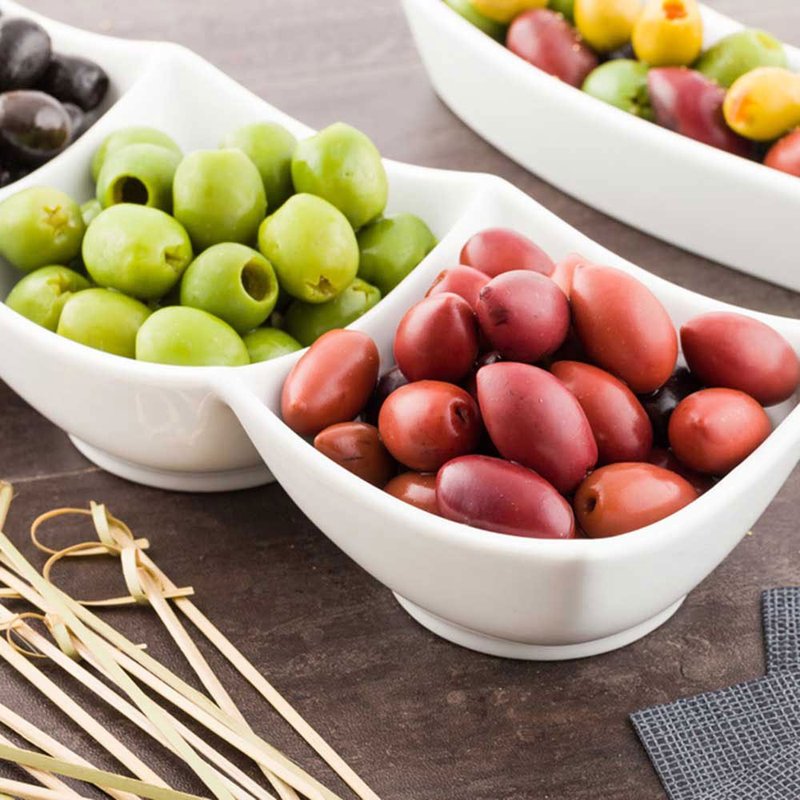 Restaurantware 4 Compartment Serving Tray – Chef 101 Chip and Dip Divided Serving Dish, Microwave-Safe – Perfect for Snacks, Appetizers, Charcuterie, Chips, Candy, White