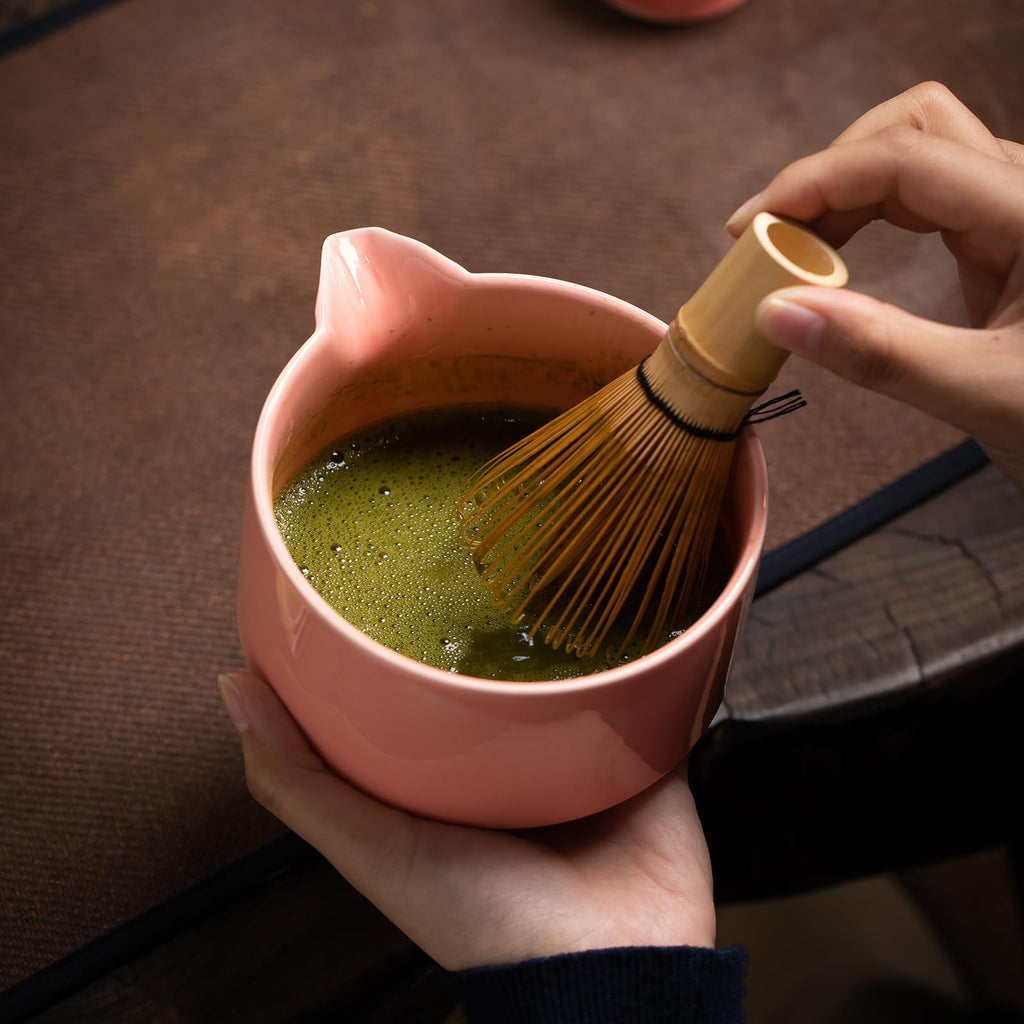BEIMENWAI Matcha Whisk Set - Matcha Kit, 20 OZ Matcha Bowl with Spout, Bamboo Whisk & Holder, Tea Cloth - 5PCS Pink Matcha Set