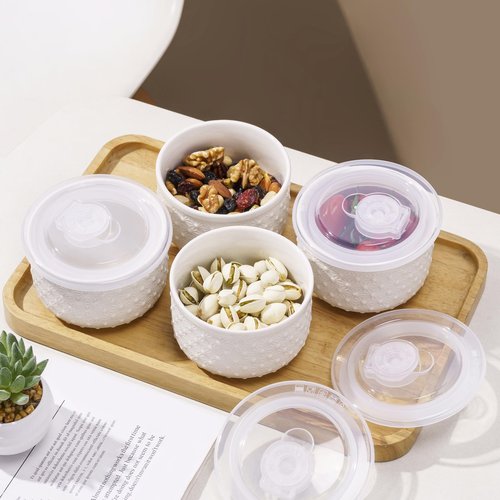 Mosuji 10 oz Set of 4 Oven-Safe Porcelain Ramekins with Lids, Large White Souffle and Creme Brulee Baking Dishes, Ramekin Bowls for Sauce and Dessert