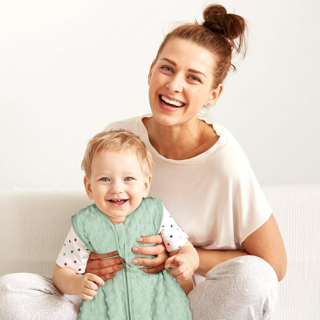 Yoofoss Baby Sleep Sack | Fleece Wearable Blanket for 6-12 Months | Plush Dots & 2-Way Zipper, TOG 1.5