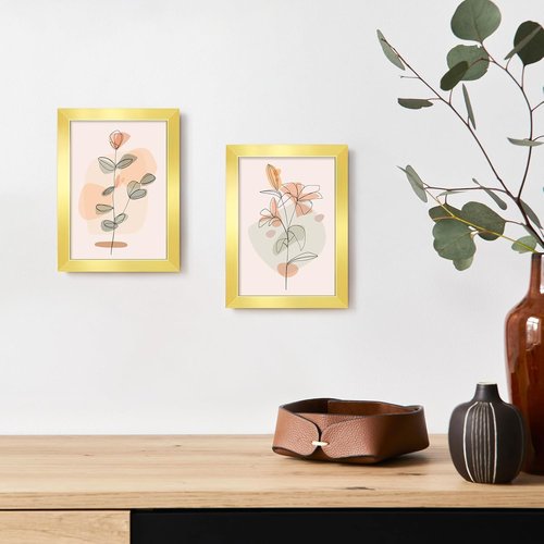 LaVie Home 5x7 Picture Frame - Elegant Gold Frame with HD Plexiglas for Wall Display | Classic Collection