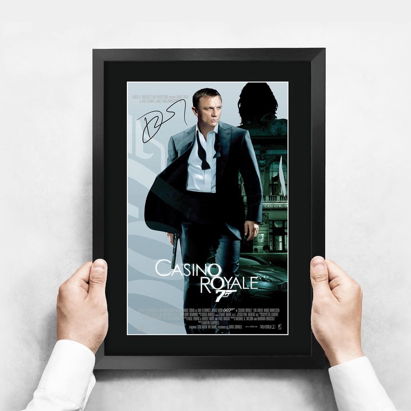HWC Trading James Bond - Casino Royale Movie Poster Daniel Craig Signed 16 x 12 inch Framed Gift Printed Autograph Film Print Photo Picture Display - 16" x 12" Framed