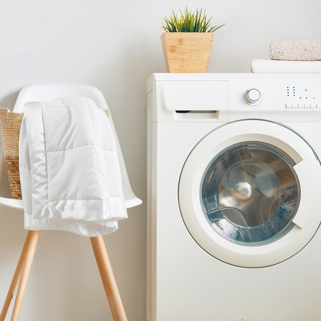 Madison Park Windom Down Alternative Blanket, Premium 3M Scotchgard Moisture Wicking Treatment, Lightweight and Soft Bed Cover For All Season, Satin Trim, White Full/Queen