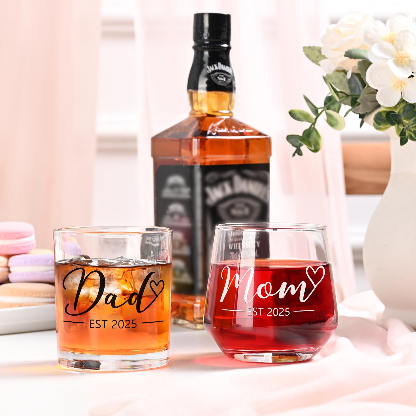 Futtumy Mom & Dad Est 2025 Wine Glass, New Parents Gifts for Couples, Mom and Dad Gifts for First Time Parents, New Mommy, Daddy to Be for Pregnancy Gender Reveal Christmas Mother's Day Father's Day