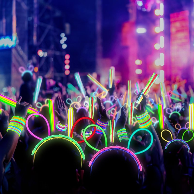SHQDD 248 PCS Glow Party Supplies,Glow in the Dark Party Favors, 24PCS Foam Glow Sticks, 24PCS LED Glasses and 200PCS Glow Sticks Bracelets, Neon Party Favors for Wedding,Concert,Raves and Birthday