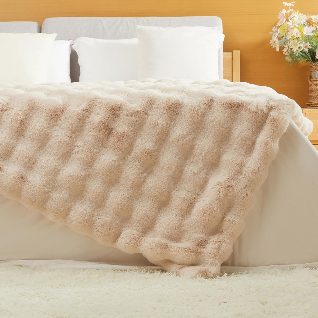 The Malibu Blanket - LuxeComfort Faux Fur Bubble Blanket 60"x70" Shoreline Beige - Luxuriously Soft, Elegant, Reversible Design, Home Décor, Picnics (Shoreline Beige, Oversized Throw 60x70)
