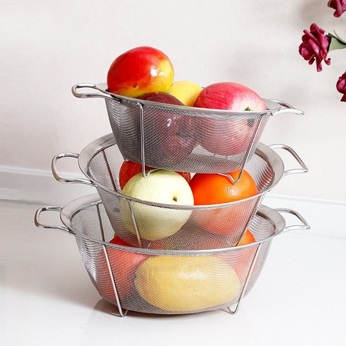 AJIODA Stainless Steel Mesh Colander Strainer Basket, 2.5 Quart Fine Mesh Net Colander with Heavy Duty Handles & Wide Rim & Resting Feet for Strain, Drain, Rinse, Fry, Steam or Cook Vegetables & Pasta
