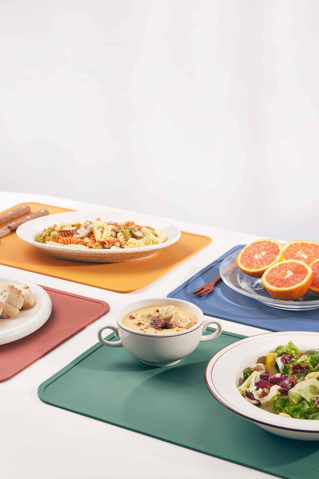 JUNO Silicone Placemat Set of 4 for Adults, Baby, Toddlers, Kids. Modern Design, Easy to Clean, Waterproof, Washable, Stain & Heat Resistant, Non-Slip, Food-Grade, 3mm Extra Thick