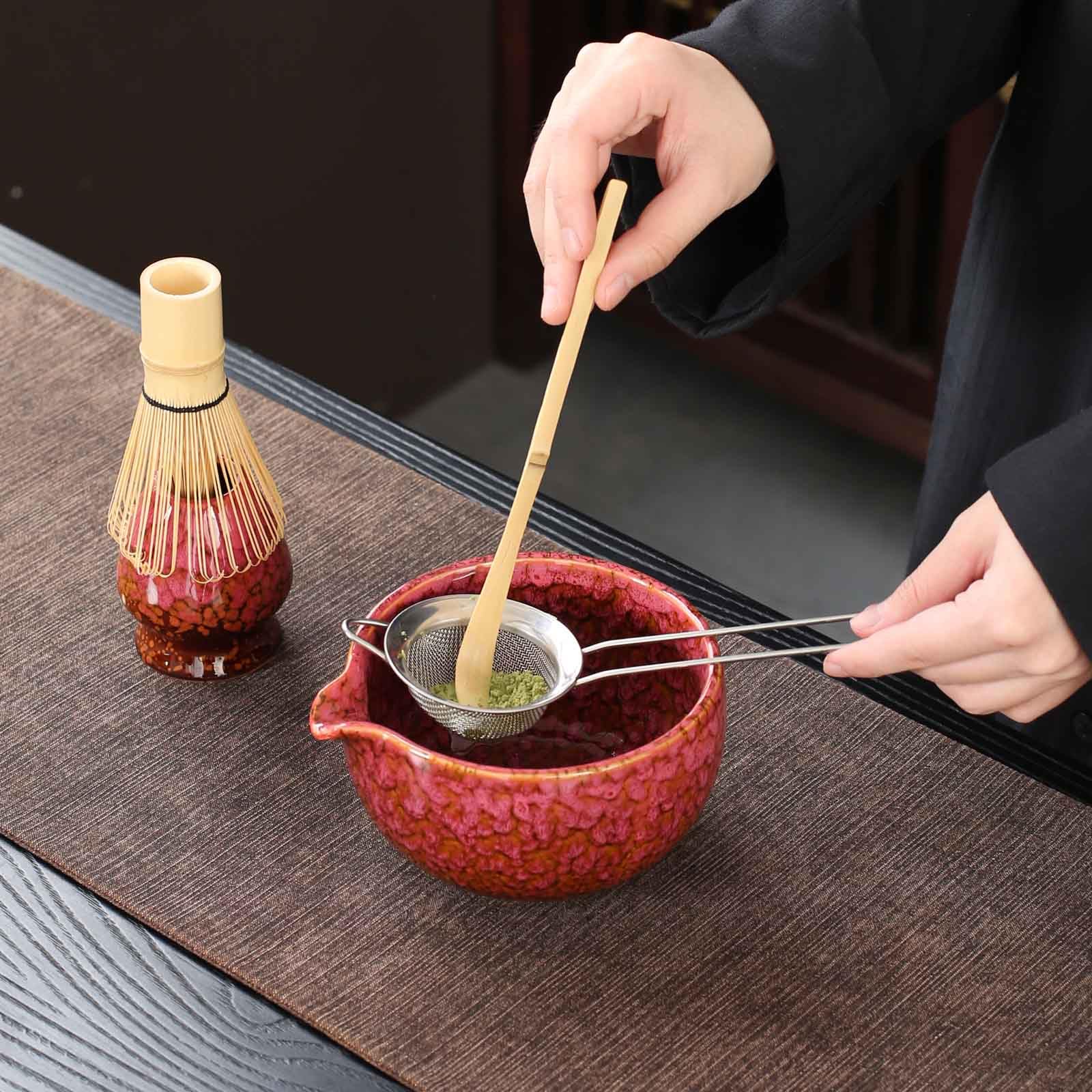 QDDTRAHCCLJZ Japanese ceramic matcha bowl. 20 ounce ceramic bowl. Matcha tea bowl. A gift for matcha enthusiasts (red)