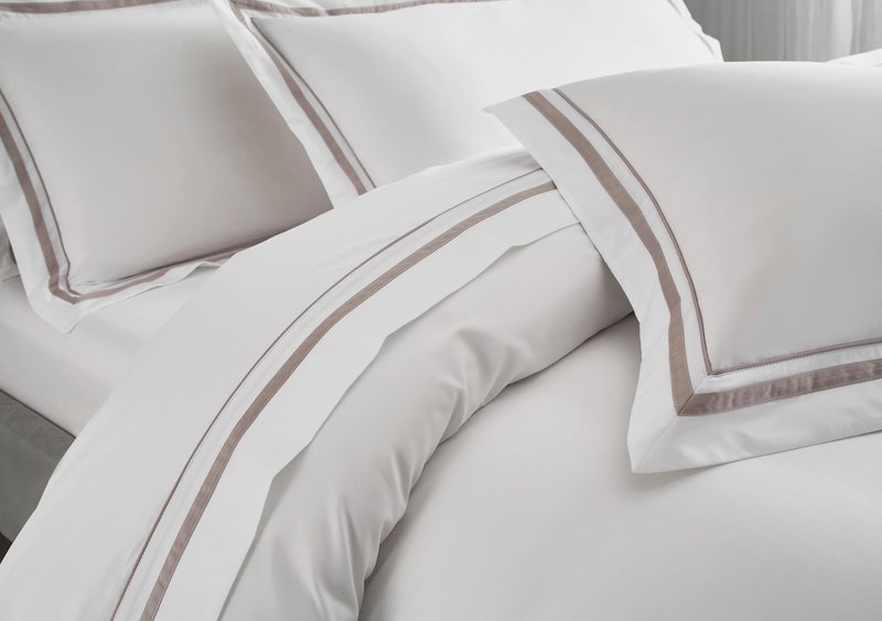 Ranznaz White Pillow Shams King Size Set of 2, 100% Cotton 400TC Sateen Luxury Hotel Pillowcases, Piping Oxford Pillow Cases with Envelope Closure for Bedding Linen, 20x36 Inches