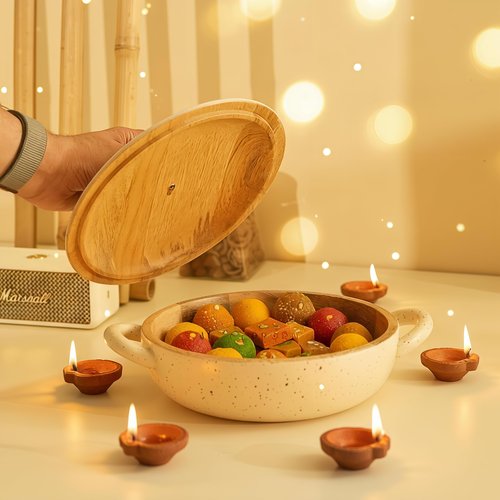 Brick Brown® Pebble Wooden Roti Box with Handle | Chapati Box for Kitchen | Roti Casserole Hot Pot with Lid | Case Roti Dabba Server for Dining Table | Handmade Roti Container (11.5x9x4.4 in)