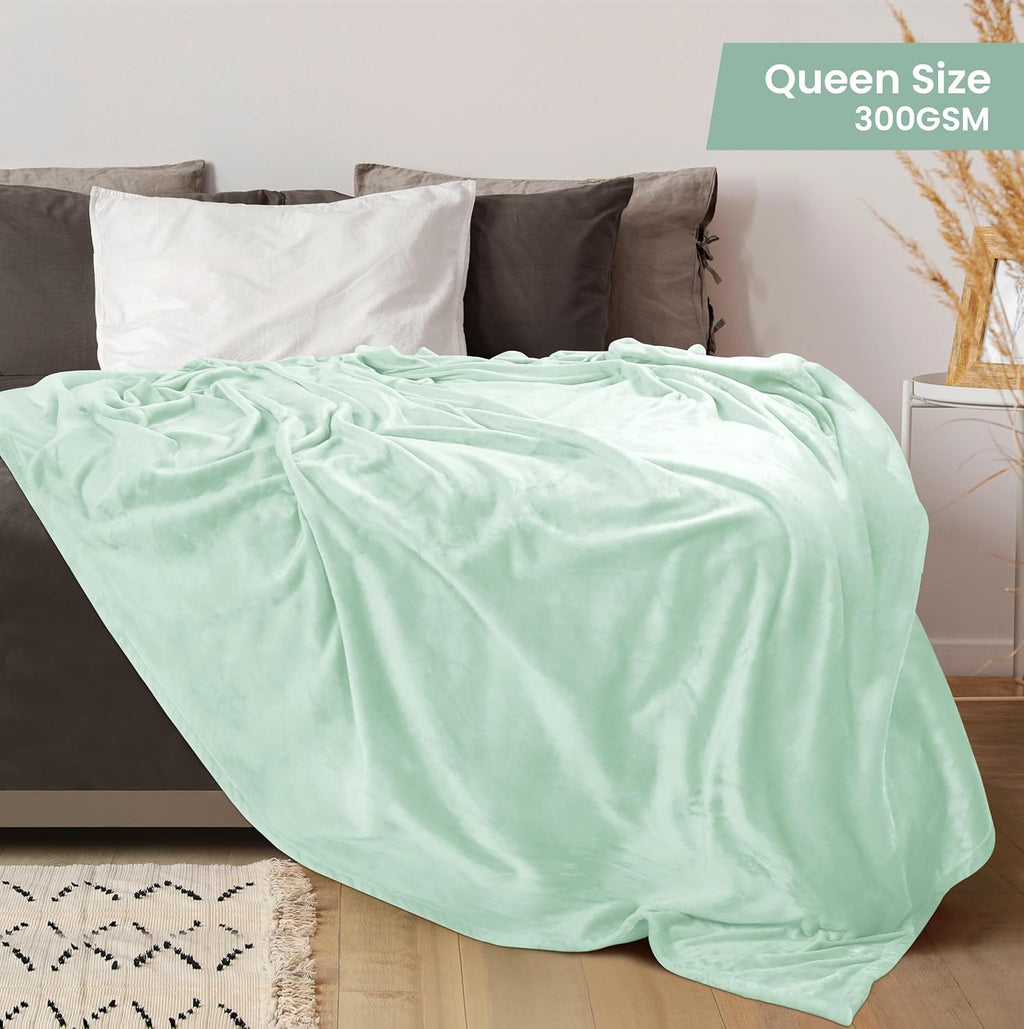 Utopia Bedding Fleece Blanket - Ultra Soft Mint Green Queen Size (90x90 Inches) | Cozy All-Season Microfiber Decor Gift