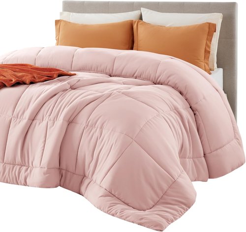 Bedsure Comforter Duvet Insert - Luxurious Quilted Queen Size Bedding, All-Season Down Alternative, Pink 88 x 88 Inches