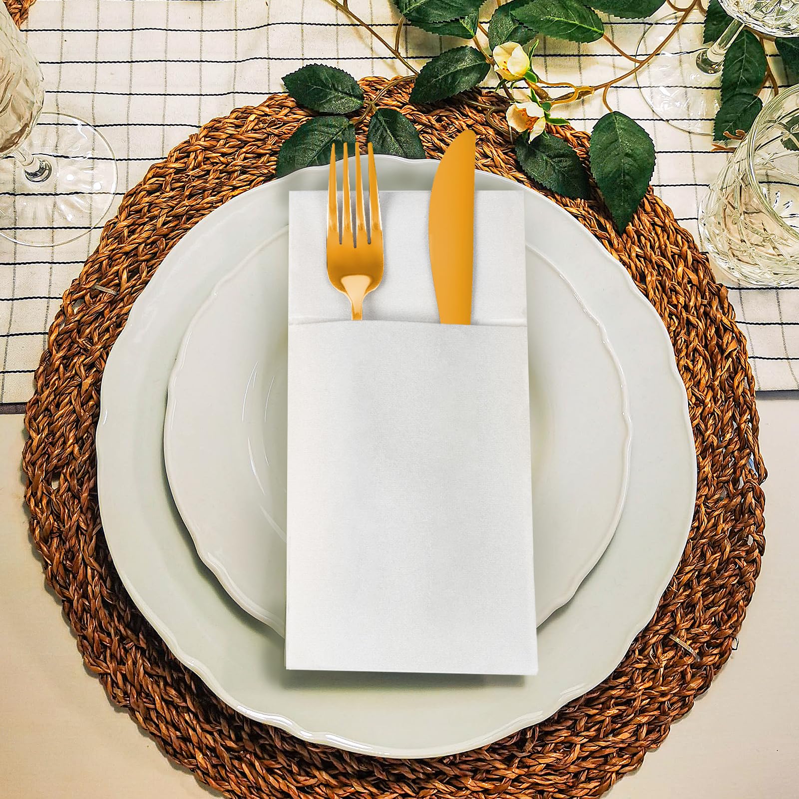 KAMMAK White Dinner Napkins Disposable Cloth Like Paper Napkins Folded with Pocket 100 Pack Guest Hand Towels for Party Decoration, Wedding Reception, Bathroom, Kitchen (16.5 x 16.5 inch)