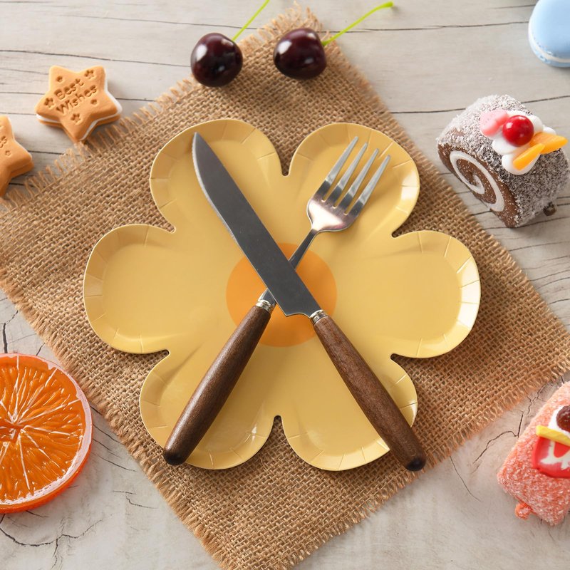 GGBOY 40PCS Daisy Plates Flower Paper Plates, 8" Yellow Daisy Paper Plates Flower Plates Disposable, Groovy Plates Spring Daisy Party Paper Plates Cute Flower Shaped Paper Plates Daisy Party Supplies