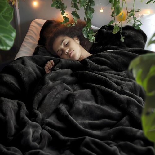 Bedsure GentleSoft Fleece Blanket - King Size Black Plush Microfiber, Soft & Cozy 108x90 Inches