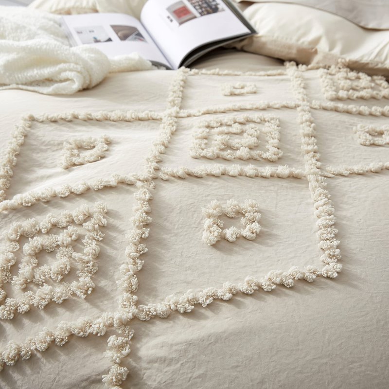 Oli Anderson Tufted Duvet Cover King Size, Soft and Lightweight Duvet Covers Set for All Seasons, 3 Pieces Boho Embroidery Shabby Chic Bedding Set (Beige, King, 104" x 90")