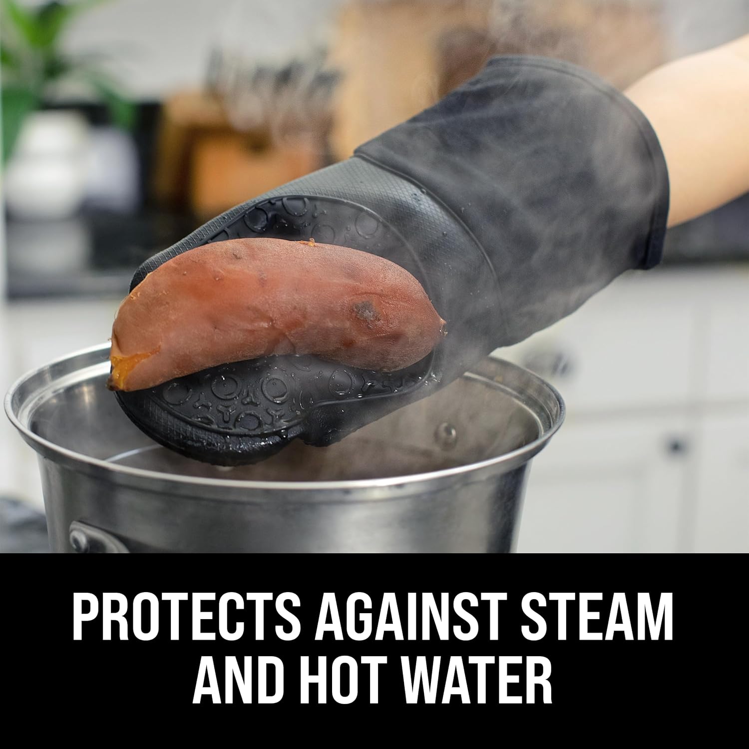 Skiennix BPA-Free Silicone Oven Mitts | Ultra Heat Resistant Up to 500°F - Black 13.7" with Cotton Liner