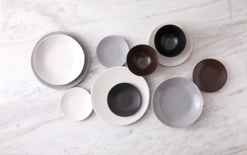 Fortessa Vitraluxe Dinnerware Heirloom Matte Finish Dinner Plate 10.75-Inch, Linen, Set of 4