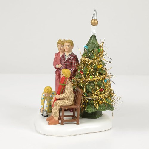 Department 56 A Christmas Story Village Figurine - Family Opens Gifts, 4.32 Inch, Multicolor