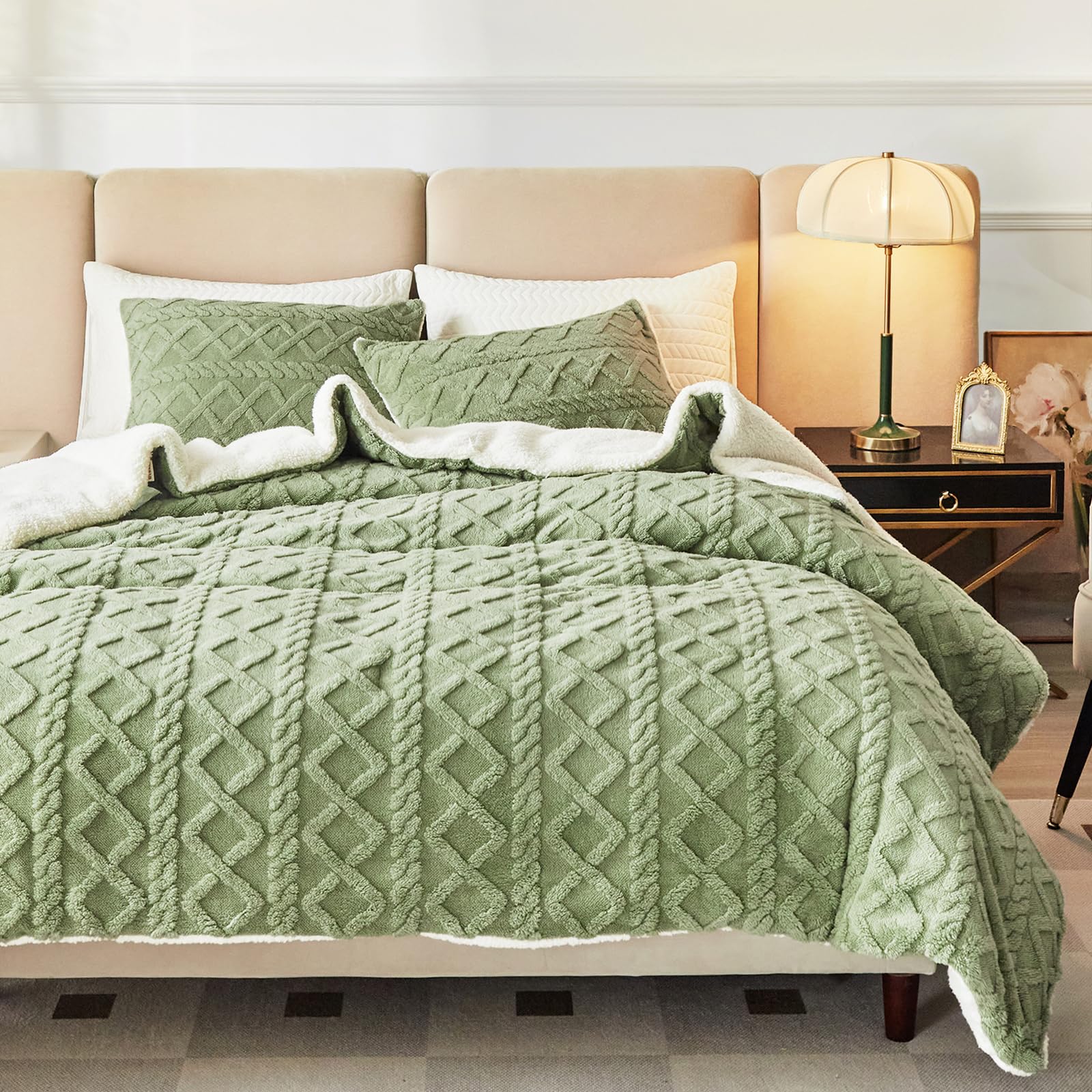 Joyreap 3-Piece Fluffy Faux Fur Sherpa Comforter Set Green, King Size Luxury Tufted Bedding Comforter Set, All Season Soft n Cozy Plush Comforter Bed Set- 100x88 inches