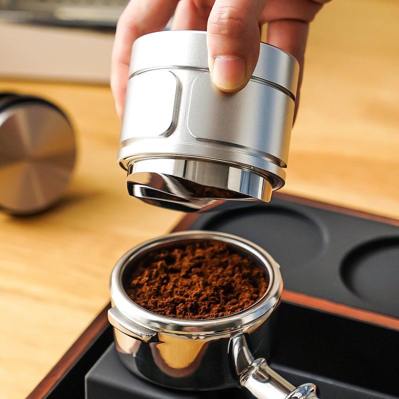 SSSKAAFEIS Coffee Distributor 58mm Gravity Adaptive Coffee Products，Espresso Distributor Leveler with Fits All Over 58MM ，Espresso distribution tool, Silver